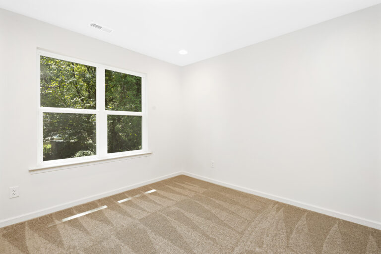2920 Capitol Dr. — photo 20 of 23