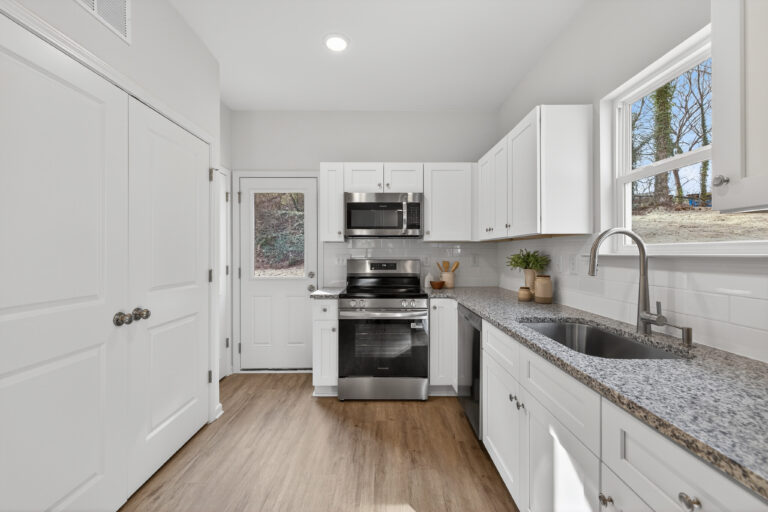 806 S Salisbury Ave. — photo 3 of 19