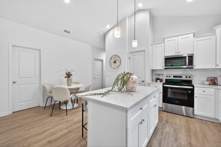 2712 Glendale Ave — photo 3 of 20
