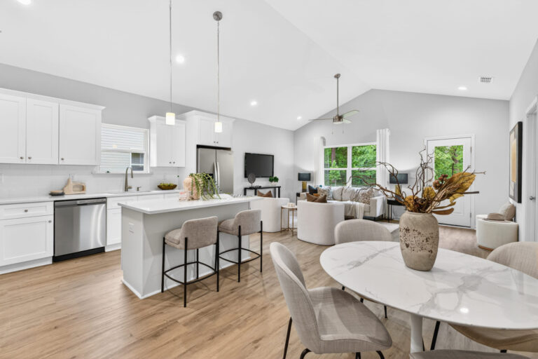 2712 Glendale Ave — photo 4 of 20