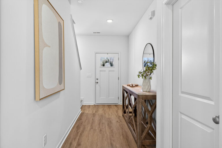 312 E Glendale Ave — photo 2 of 25