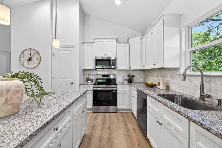 1009 E Catawba St. — photo 13 of 19